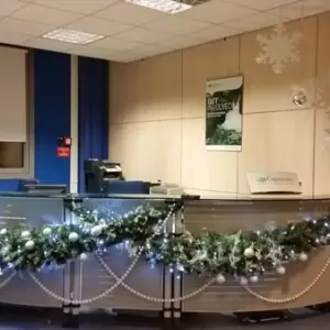 decorazione-natalizie-uffici-interni6