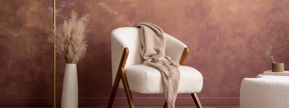 Carta da parati personalizzata realizzata per una showroom, color porpora