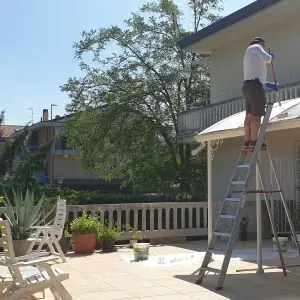 applicazione-vernice-termoriflettente-per-policarbonato-veranda-terrazzo